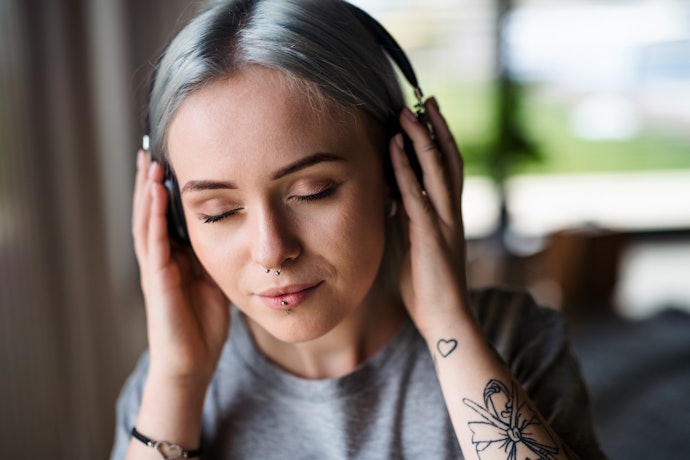 Evaluate Some Features That You Need Like Noise Cancelation and Water Resistance