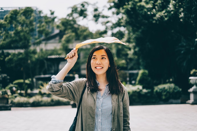 Use Lightweight Sunscreen With at Least SPF 30
