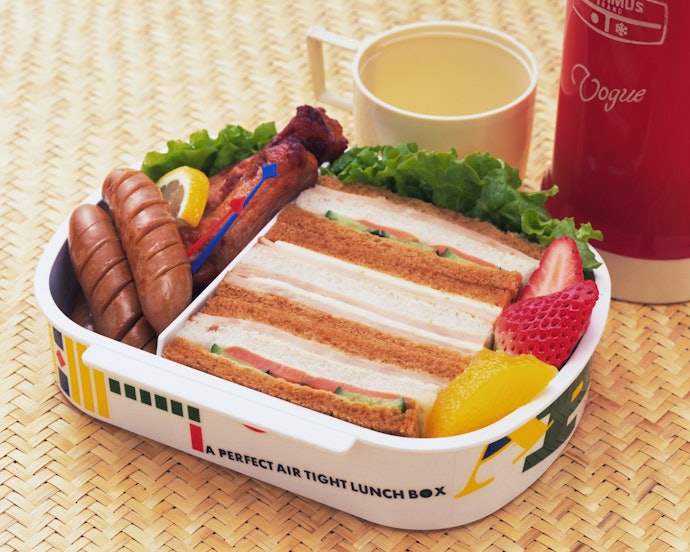 Check if the Lunch Box Has Enough Compartments for a Variety of Food