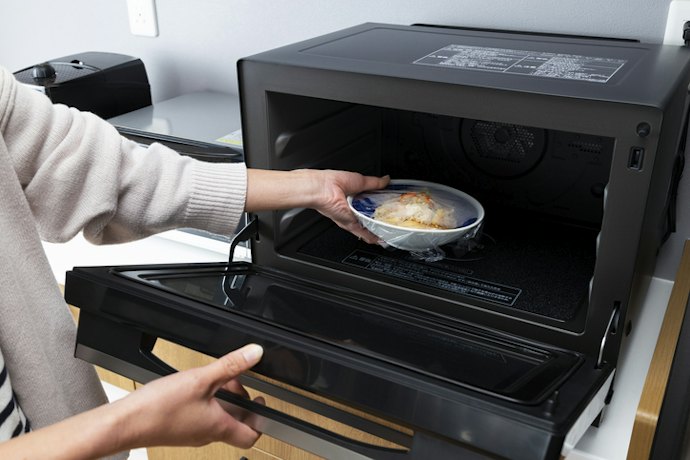Prioritize Sensor Cooking if You Microwave Food Daily