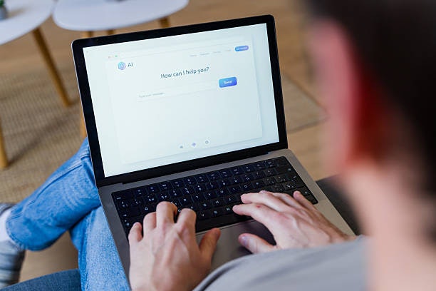 Choose a Laptop Screen Size That Fits Student or On-the-Go Use