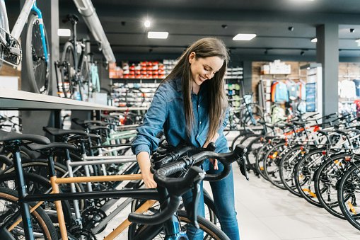 Check The Bike's Height and Inseam Chart to Find the Right Road Bike Size