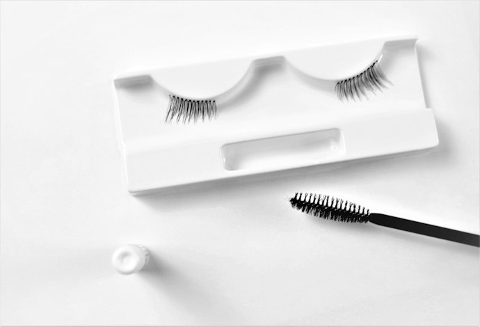 Lengthen and Lift Close-Set Eyes Outward With Half-Strip Lashes