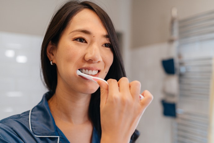 For Enamel Repair: Ensure the Toothpaste Contains Fluoride or Remineralizing Agents