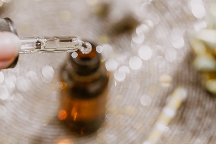 Tame Dry, Frizzy Hair With Argan or Jojoba Oil