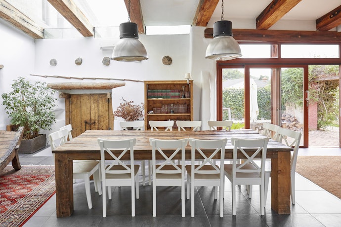 The Classic Four-Legged Table to Support All Corners