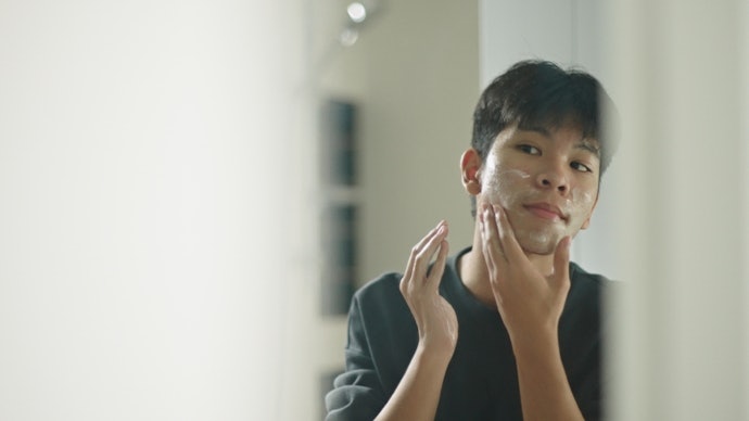 Look for Lightweight, Non-Comedogenic Textures for Day and Night Creams