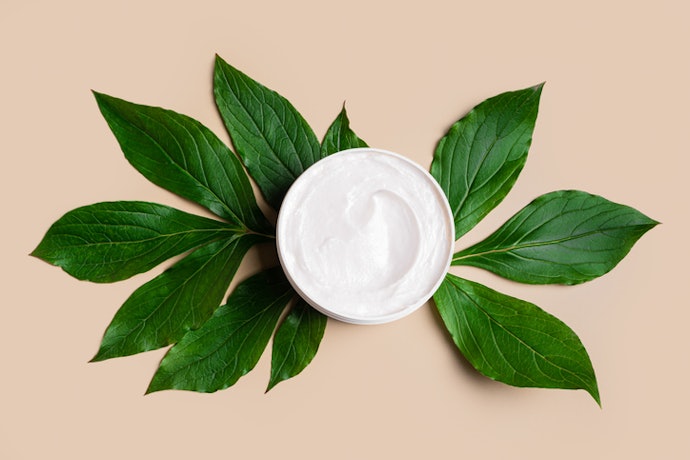 Shea Butter and Hyaluronic Acid Help Retain Hydration