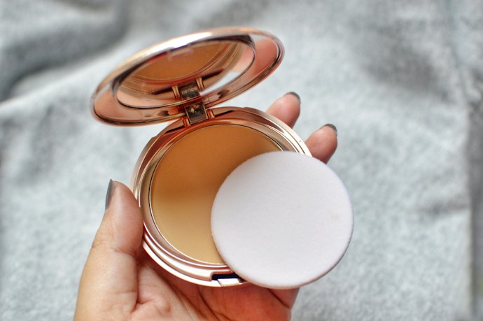 Pressed Powder for Controlled Application and Quick Touch-Ups