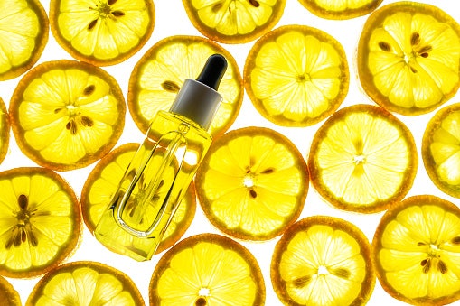 Niacinamide and Vitamin C to Brighten Dark Circles and Smoothen Fine Lines