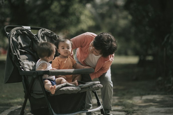 Choose Lightweight but Sturdy Materials for Easy Handling