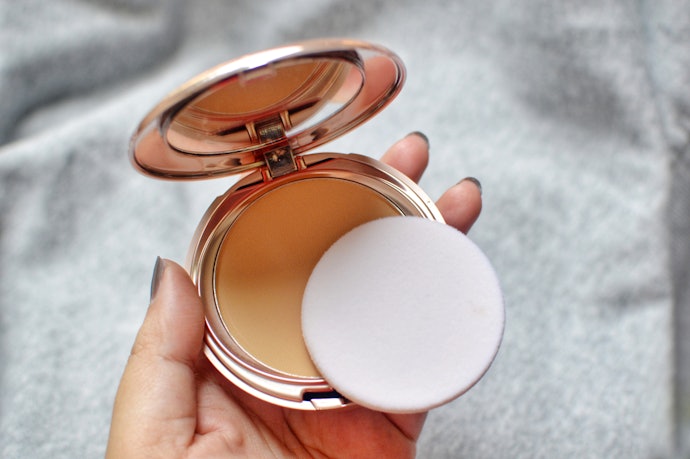 Powder Foundation to Help Absorb Oil