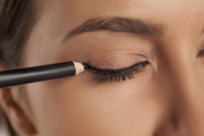 Pencil Eyeliners Are Recommended for Beginners and Creating Soft and Sultry Looks
