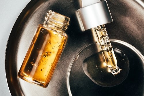 For Targeting Dark Spots and Hyperpigmentation: Check for Niacinamide