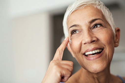 Fine Lines and Wrinkles: Retinol and Peptides