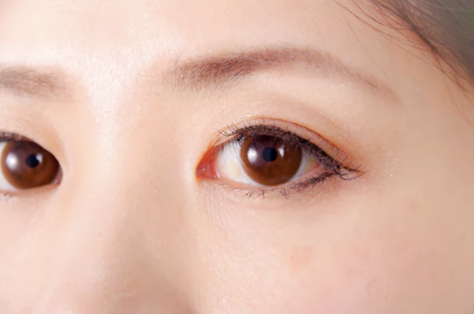 Double-Sided Tapes Offer a Stronger Hold and More Defined Crease