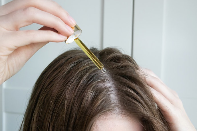 Try Scalp Treatments to Maintain a Healthy Hair Environment