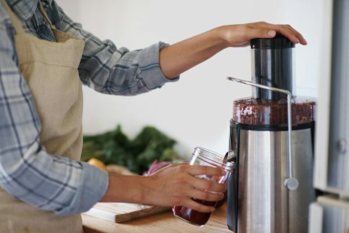 Masticating Juicer: Best for Higher Juice Yield and Quieter Operation