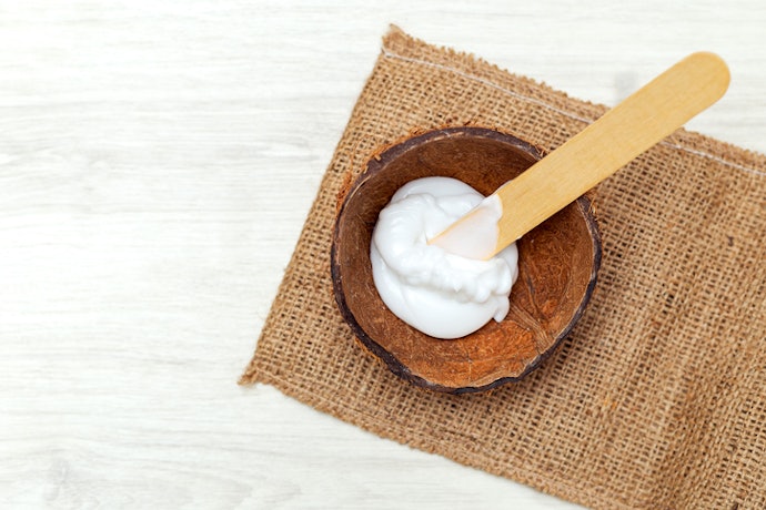 For Naturally Dry Hair: Go for Moisture-Locking Ingredients Like Coconut Oil or Shea Butter