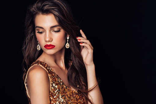 Shimmery Eyeshadows Let You Score a Glam Look