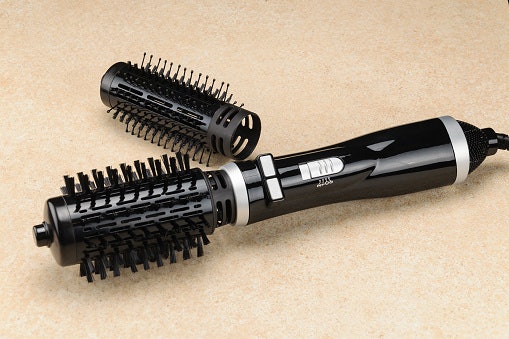 An Ionic Brush Eliminates Frizz and Smoothens Split Ends