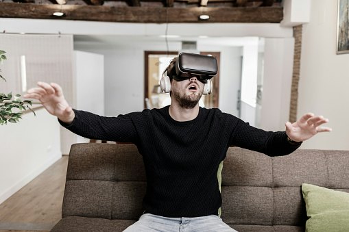A Tri-Mode Headset Ensures Seamless Multi-Device Switching
