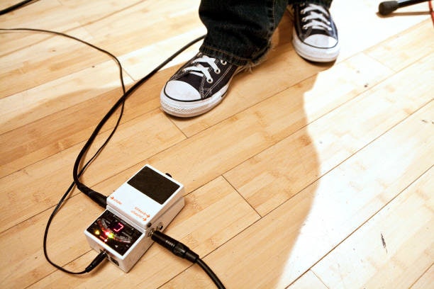 Headphone Out and Aux-in: For Silent Practice