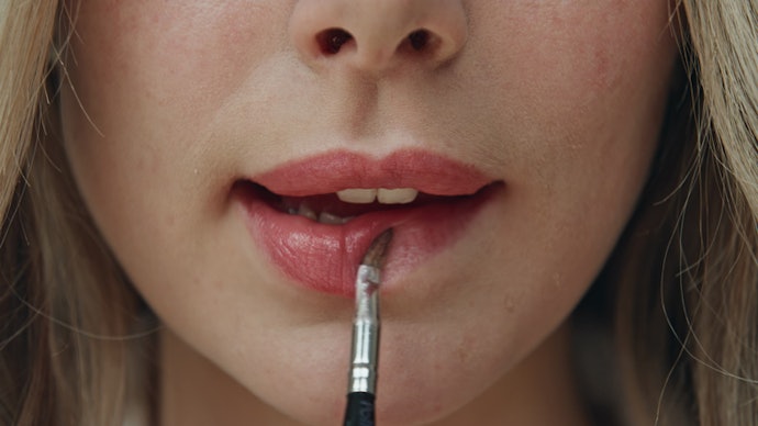 Use Soft Bristles for Smooth and Hygienic Lip Application