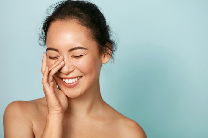 Satin – A Balance Between Glow and Control, Works Well for Most Skin Types