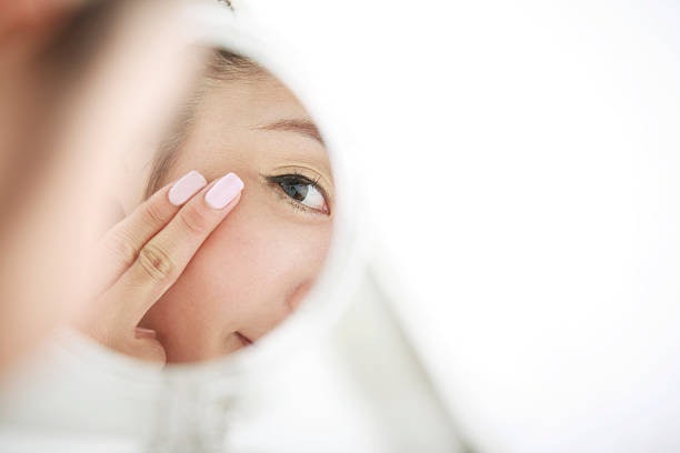 Control Excess Oil and Manage Acne With Salicylic Acid, Niacinamide, and Benzoyl Peroxide