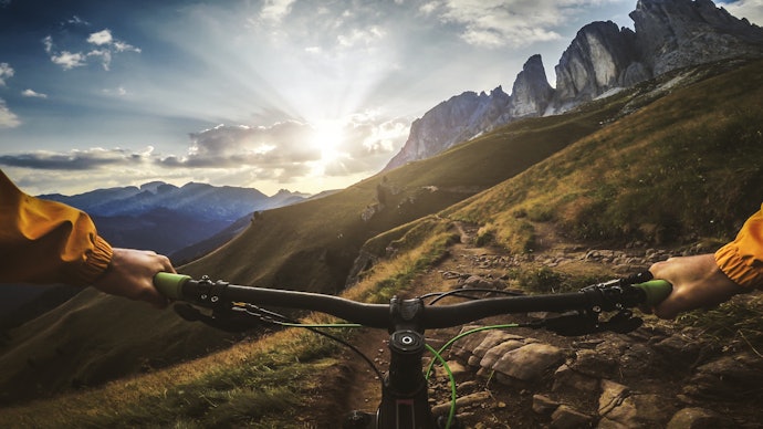 Dustproof Features for Trail Biking or Mountaineering