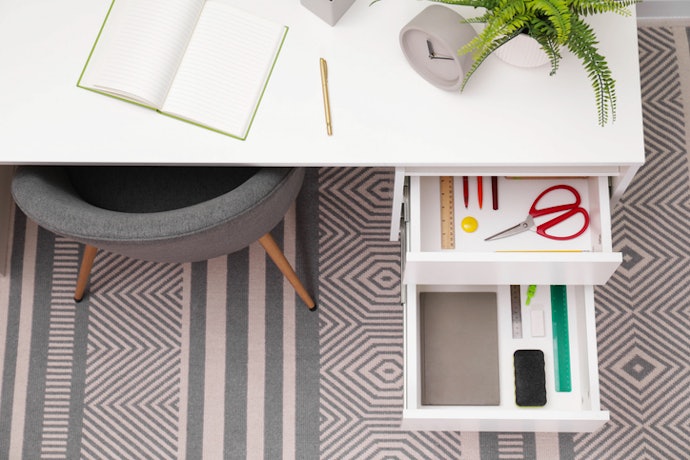 Choose a Study Table With Shelves and Drawers for Storage