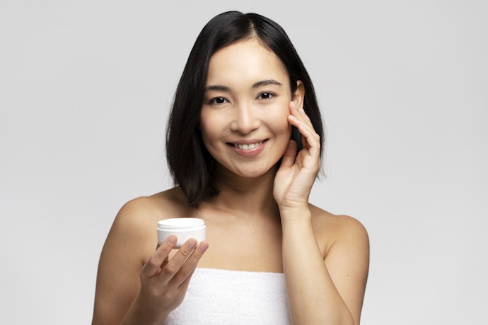 Sensitive Skin: Choose Calming and Gentle Ingredients Like Ceramides