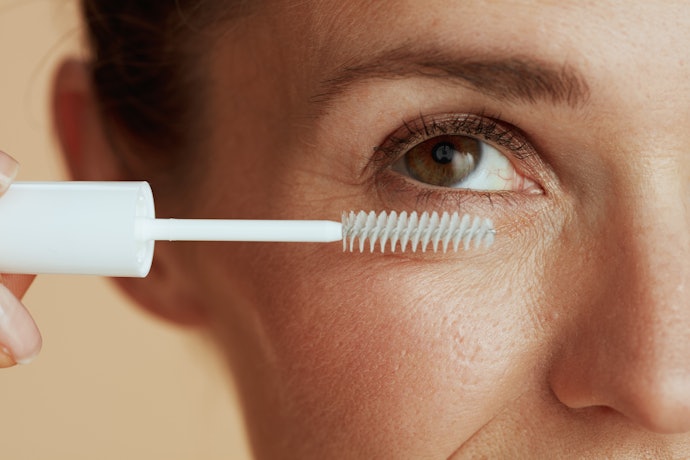 Make Your Lashes Appear Neater With Clear Mascaras