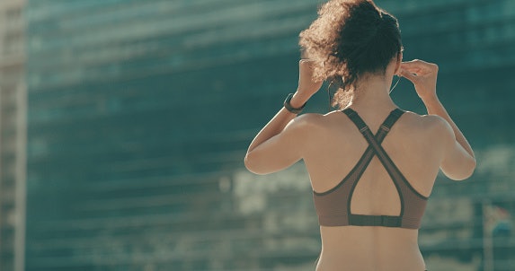 A Sports Bra With Adjustable Straps and Bra Hook Fits Better