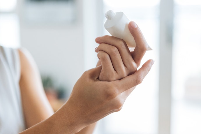 Look for Moisturizing and Anti-Inflammatory Properties to Prevent Skin Irritations