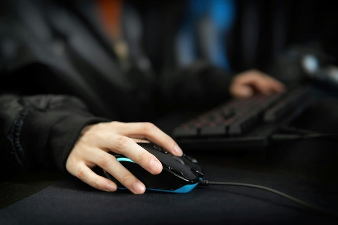 Programmable Buttons and Macros for Instant Combos and Shortcuts