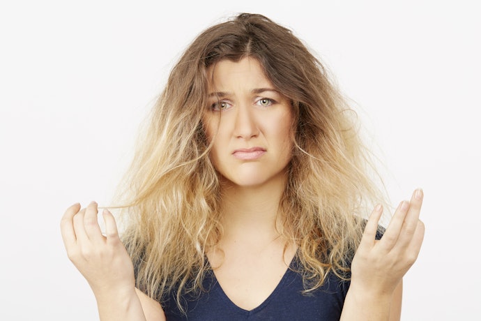 For Dry or Frizzy Hair: Choose Moisturizing Ingredients Like Argan Oil and Panthenol
