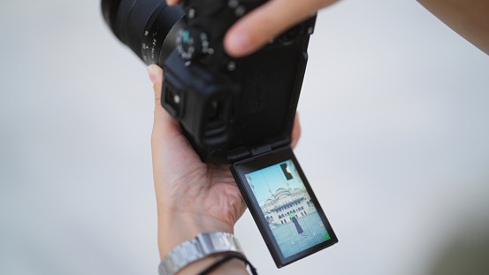 Fast Autofocus and Face/Eye Tracking for Sharper Portraits and Moving Subjects
