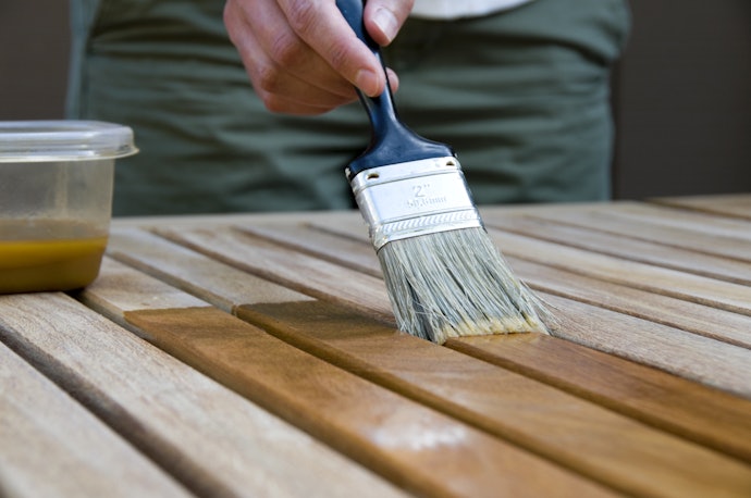 Immediate Hardening Varnishes for Quick Touchups