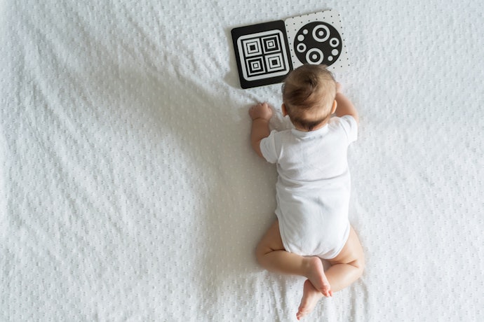 0-3 Months: Opt for High Contrast and Engaging Sounds to Develop Cognitive Skills