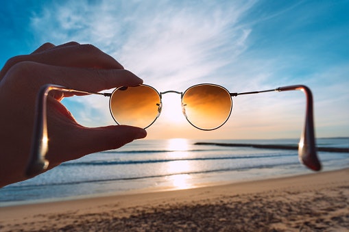 Polarized Lenses for Driving and Outdoor Glare Reduction