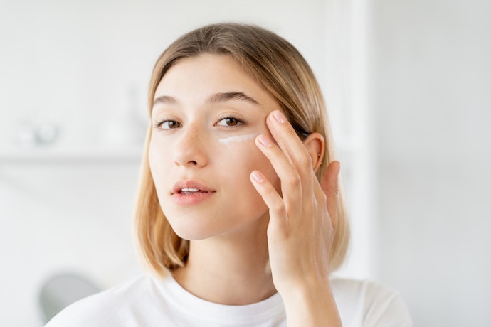 Lightweight Eye Creams Are Ideal for Sensitive Skin