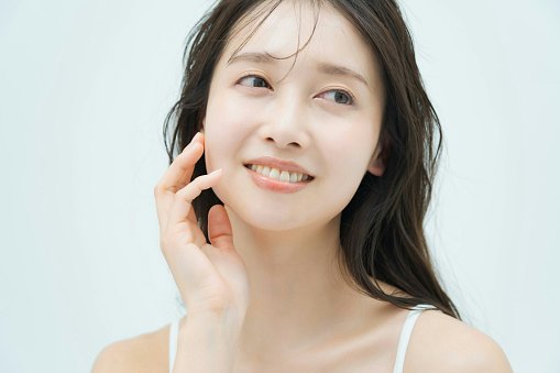 For Long-lasting, Deep Hydration: Hyaluronic Acid