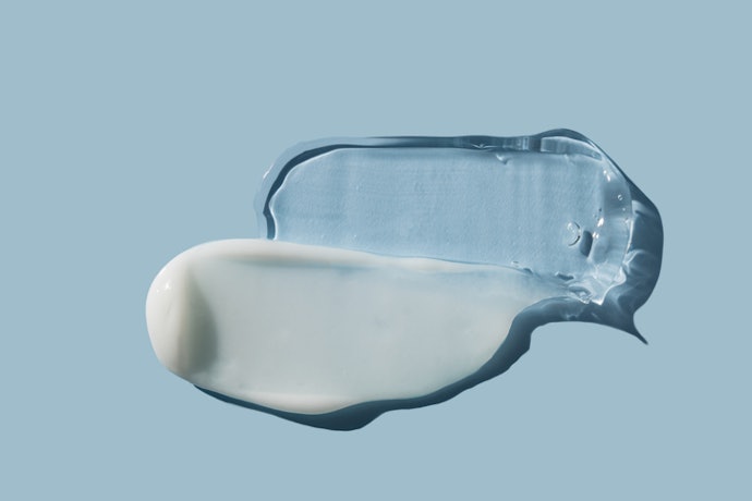 Moisturizer: Keeps Skin Hydrated Without Triggering Oiliness