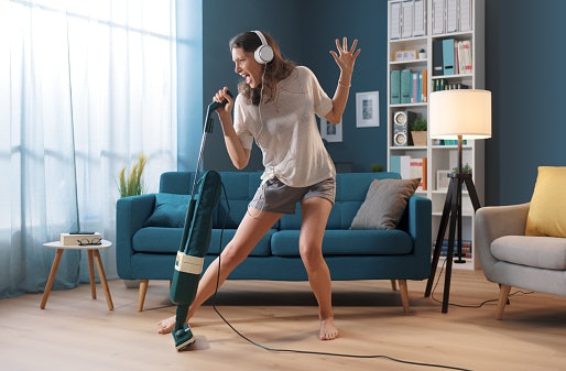 For Large Floor Areas: Go for Upright Vacuums for Powerful, Deep Cleaning