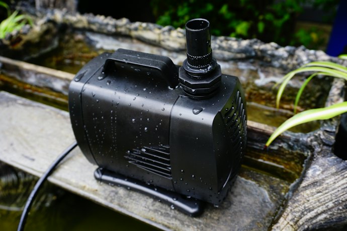 For Standard Planted Tanks, Go for a Submersible Pump