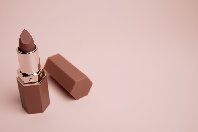 Morena Skin Tone: Berry and Brownish-Nude Complement Your Skin Tone