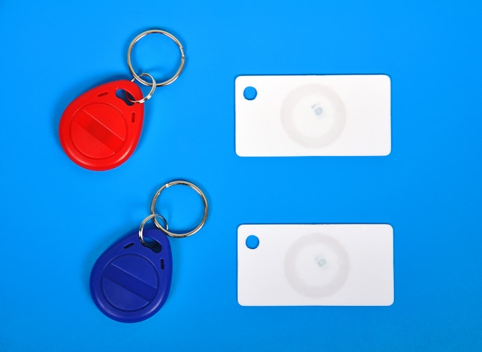 A Radio Frequency Key Finder Is Best for Places With Low Signal