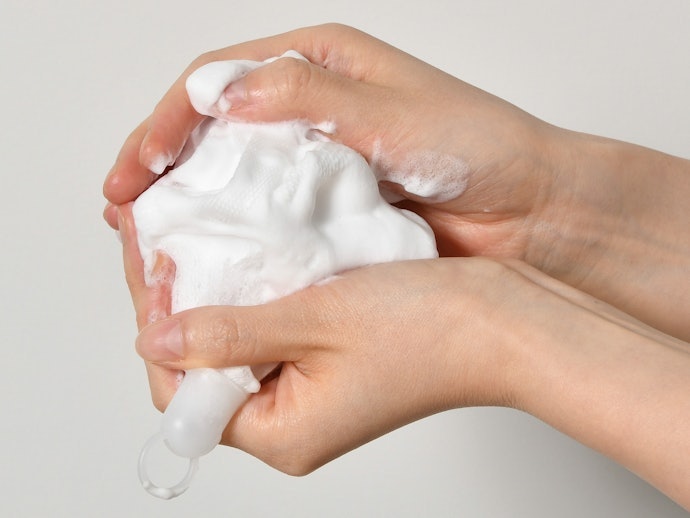 Rich, Dense Foam That Lathers Easily for a Gentle Cleanse